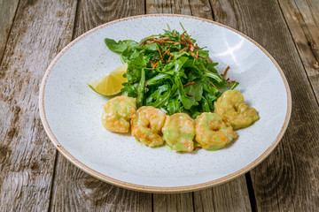 Fried shrimp in wasabi sause