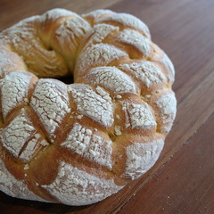 CROWN BREAD