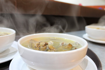 Caldo de menudencias