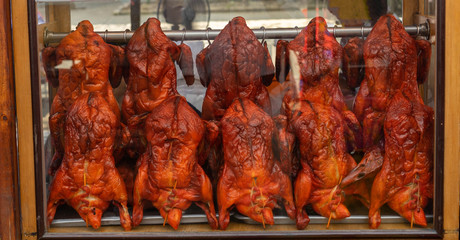 Naklejka premium Ducklings In the market
