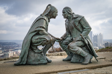 The bronze depicts George Washington and the Seneca leader Guyasuta, Pittsburgh, USA