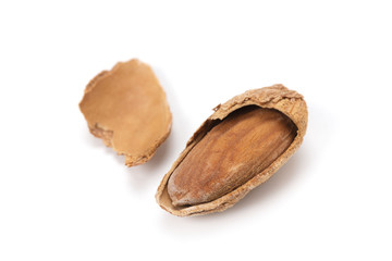 殻付きアーモンド