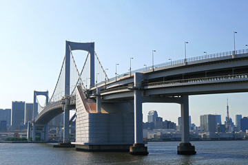 Obraz na płótnie Canvas Rainbow bridge over Tokyo Bay