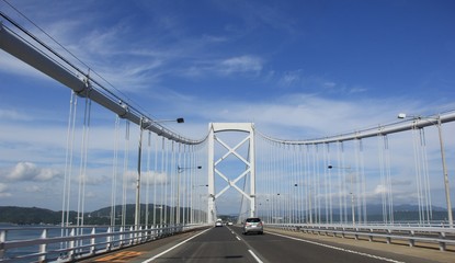 鳴門海峡に架かる「大鳴門橋」(兵庫県⇔徳島県)
