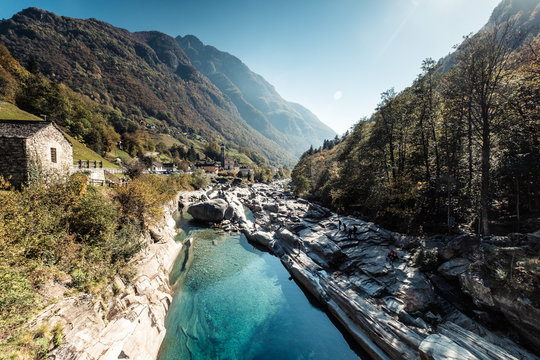 Ponte dei Salti im Verzascatal bei Lavertezzo, Tessin, Schweiz