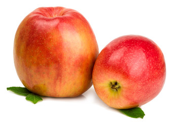 Fototapeta na wymiar Red apples isolated on white background