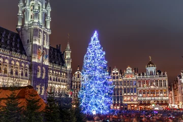 Tuinposter Grand Place in Brussels, belguim at night with christmas tree © MKavalenkau