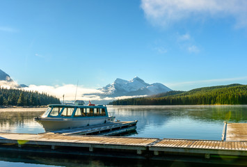 Sunny day cruise at Maligne Lake