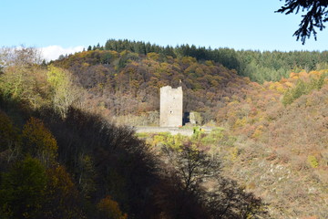 Burgen von MAnderscheid in der Eifel