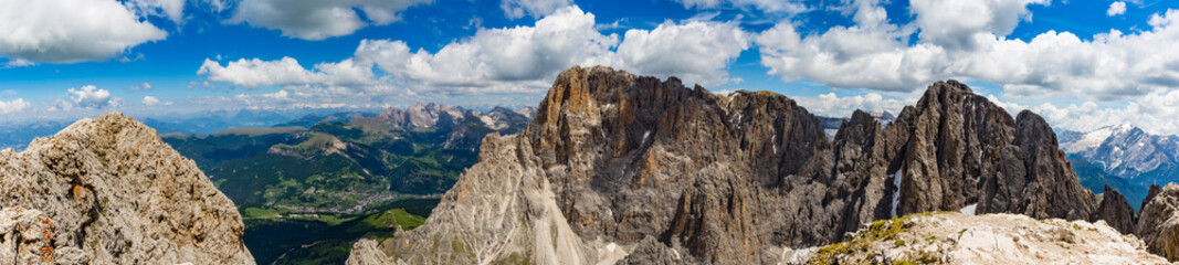 Fototapeta na wymiar mountain summit panorama