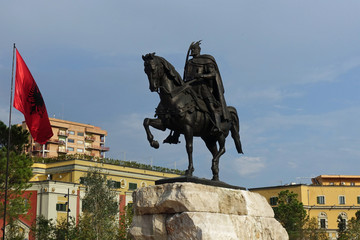 Obraz premium Skanderbeg-Denkmal in Tirana, Albanien