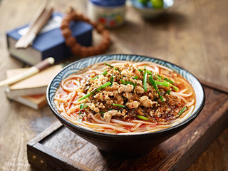 Braised pickled cabbage ramen