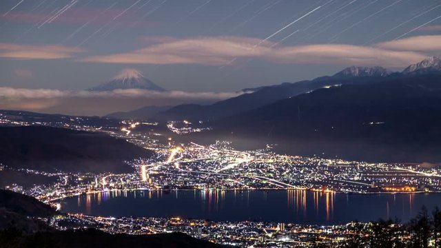 高ボッチ高原から月光に照らされた富士山と星の軌跡Timelapse-DFズームアウト版