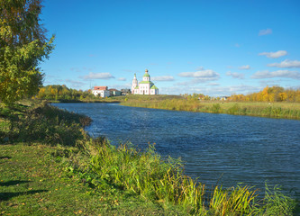 Fototapeta na wymiar Autumn landscape in Suzdal. Gold ring of Russia.