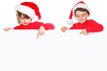 Weihnachten Kinder Weihnachtsmann Nikolaus zeigen Schild Textfreiraum Copyspace Freisteller