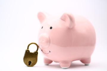  piggy bank and padlock