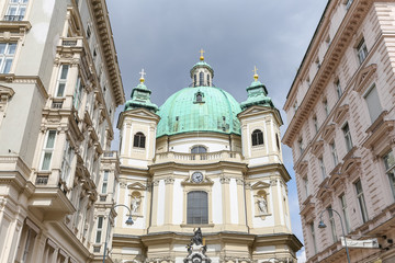 Obraz premium St Peter Church, Peterskirche in Vienna, Austria