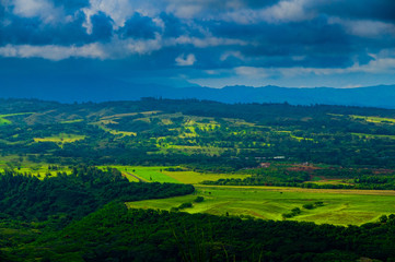 Obraz premium Aerial view overlooking a tropical valley on the island of Kauai, Hawaii, USA