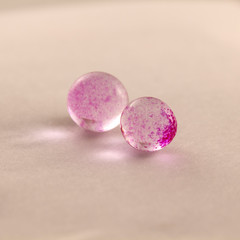 Purple-colored hydrogel balls