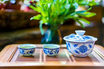 Blue and white tea sets and tea drinks