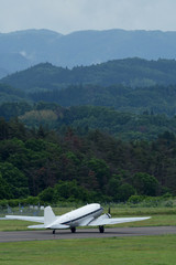 旅客機 DC-3 タキシング