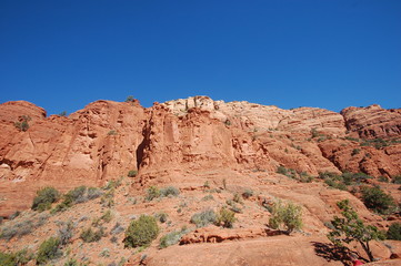 Fototapeta premium Dramatic landscapes of red rock in full daylight in northern Arizona desert