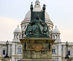 Fototapeta na wymiar Statue of Queen Victoria - Victoria Memorial Hall, Kolkata, India