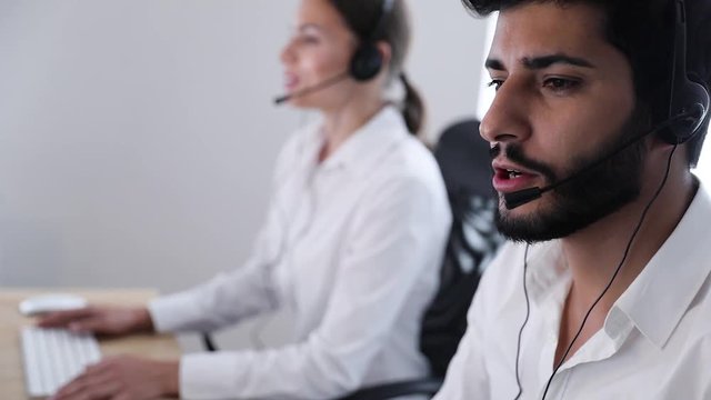 Contact Center Agent Consulting Customers Online