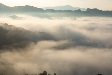 Obraz na płótnie Canvas Mist in the morning at the valley.
