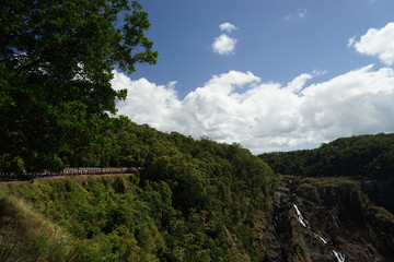 キュランダ　熱帯　雨林　シーニックレールウェイ　鉄道　バロンフォールズ