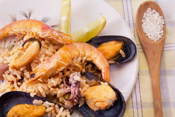 Tasty seafood dish – Paella a la marinera