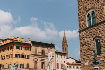 Fototapeta na wymiar Beautiful and historic architecture of the streets of Florence in Italy
