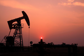 crank balanced beam pumping unit in a oilfield