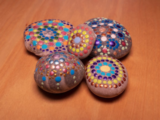 s Dot Painting Art as a new Hobby trend in a colorful way