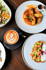 burger, hamburger, food, sandwich, bread, cheese, meat, cheeseburger, bun, beef, isolated, meal, fast, white, tomato, lettuce, snack, lunch, sesame, dinner, fast food, fat, object, salad, onion