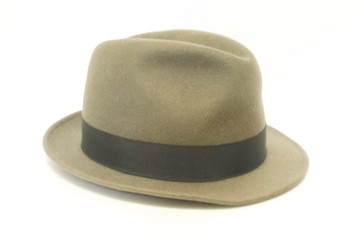 クールな中折れ帽
