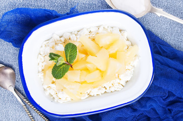 cottage with pineapple