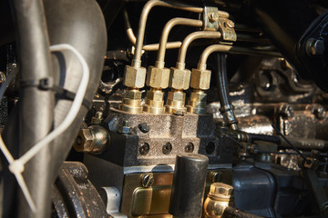 The cylinder block of an internal combustion engine with a fuel injection system