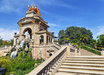 Obraz premium Ornamental cascade and steps designed by josep Fontsere and Antoni Gaudi, Barcelona