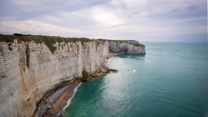 Fototapeta na wymiar Etretat Normandie falaise mer océan pont arche France