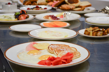 breakfast plate, ready to go 