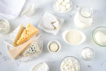 Abwaschbare Fototapete Milchprodukte Sortiment an Milchprodukten