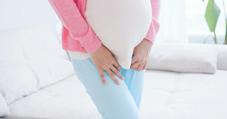 pregnant woman urine urgency