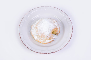 Fototapeta na wymiar Genovese dough cake with yellow cream 