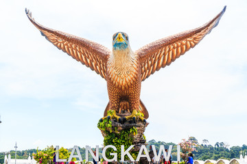 Front view of Eagle sculpture - obrazy, fototapety, plakaty