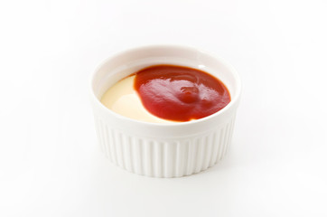 マヨネーズにトマトケチャップ