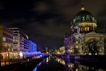 Berliner Dom, Blick von der Friedrichsbrücke © Schlesier