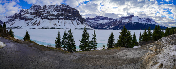 View in Bow lake in Banff national park (Panoramic view)