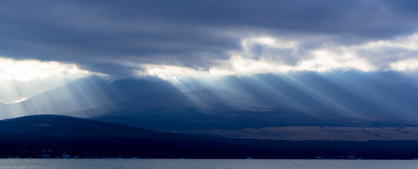 山中湖畔の雲と光芒