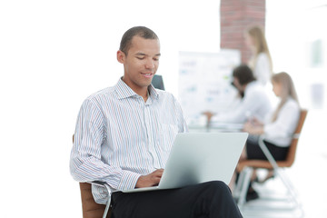 businessman typing on laptop.photo with copy space